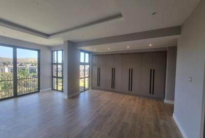 5 Bed Townhouse with En Suite in Runda - 4