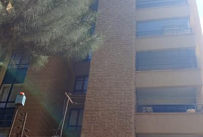 3 Bed Apartment with En Suite in Kilimani