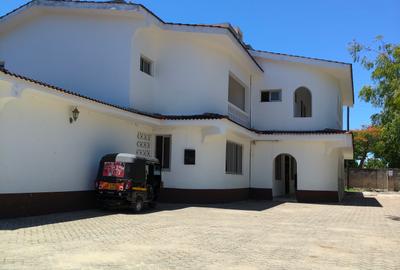 1 ac Commercial Property with Service Charge Included at 3Rd Avanue - 4