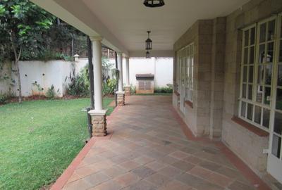 5 Bed Townhouse with En Suite at Lavington