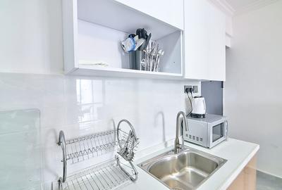 Serviced 1 Bed Apartment with En Suite at Wood Avenue
