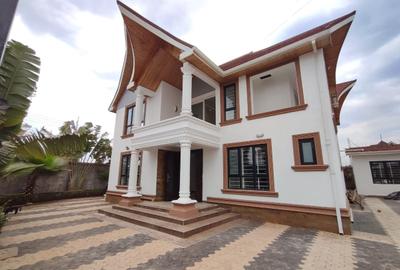 5 Bed House with En Suite in Kamakis