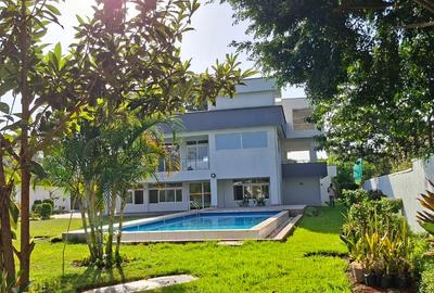 5 Bed House with En Suite in Runda - 3