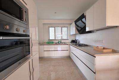 Serviced 2 Bed Apartment with En Suite in Westlands Area - 3