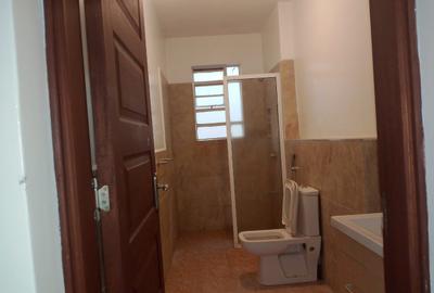 3 Bed Apartment with En Suite at Parklands - 4