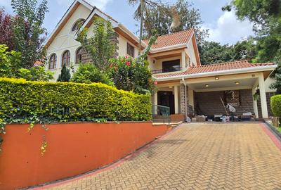 4 Bed Townhouse with En Suite in Lavington - 2