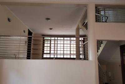 4 Bed Townhouse with En Suite in Kyuna