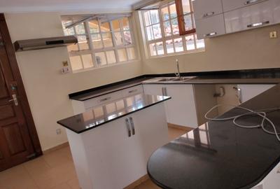 4 Bed Townhouse with En Suite in Kyuna