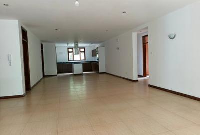 3 Bed Apartment with En Suite in Riverside