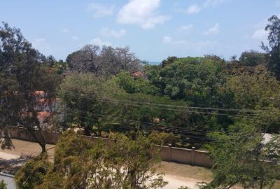 3 Bed Apartment with En Suite at Ar2105