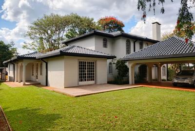 5 Bed House with En Suite at Runda