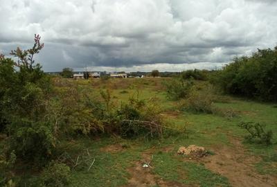 Land at Thika-Garissa Rd