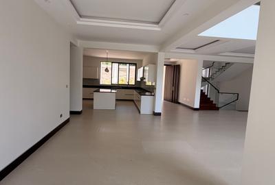 6 Bed Villa with En Suite in Kitisuru - 4