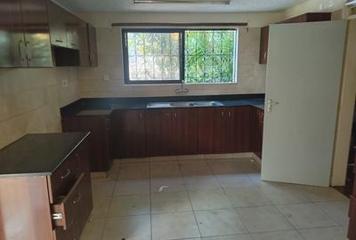 4 Bed Villa with En Suite at Kilimani - 4