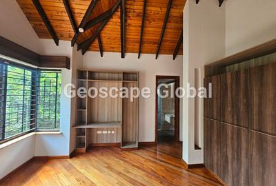 4 Bed House with En Suite in Runda - 2