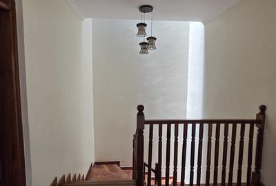 5 Bed Townhouse with En Suite in Lavington
