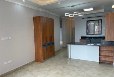 2 Bed Apartment with Gym at Lantana Road