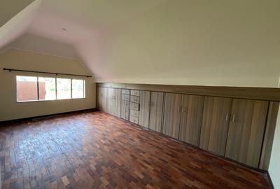 8 Bed House with En Suite at Gardens