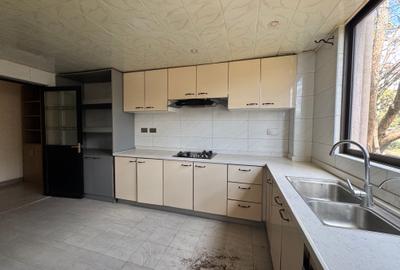 4 Bed House with En Suite in Kilimani