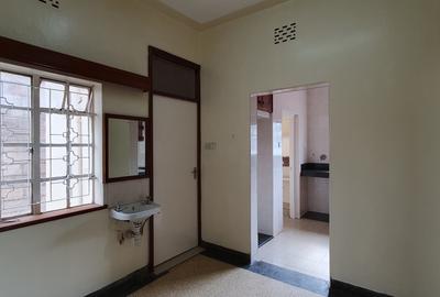 3 Bed Apartment with En Suite at Kusi Lane