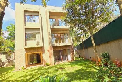 5 Bed Townhouse with En Suite at Convent Drive