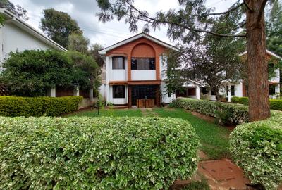 6 Bed Townhouse with En Suite at Algeyo 66 - 2