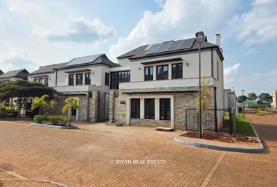 4 Bed House with Swimming Pool in Runda - 2