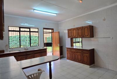 4 Bed Townhouse with En Suite at Lavington Green - 4