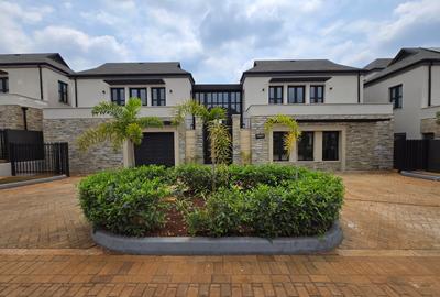 4 Bed Villa with En Suite in Runda - 3