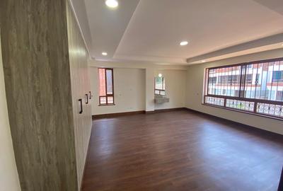 5 Bed Townhouse with En Suite in Spring Valley - 4