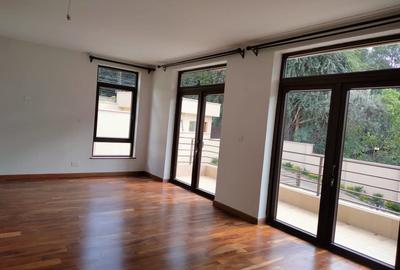 5 Bed Townhouse with En Suite at Lavington - 2