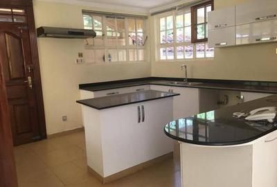 4 Bed Townhouse with En Suite at Kyuna