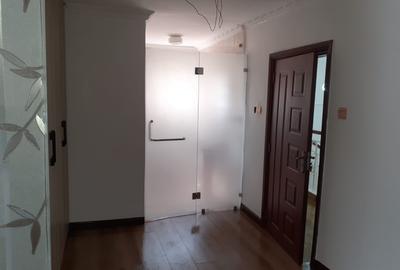 4 Bed House with En Suite at Mountain View - 2