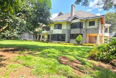 5 Bed House with En Suite in Runda