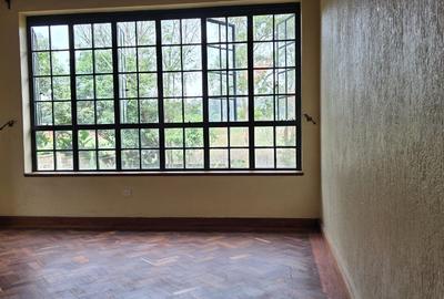 4 Bed House with En Suite in Runda