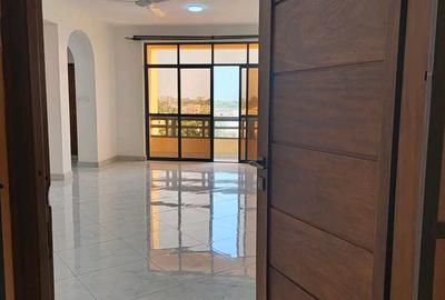 3 Bed Apartment with En Suite at Off Links Road - 3