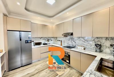 Furnished 2 Bed Apartment with En Suite in Brookside - 4