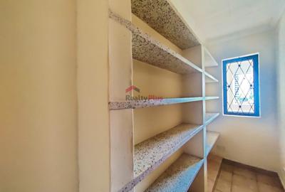 3 Bed Apartment with En Suite in General Mathenge