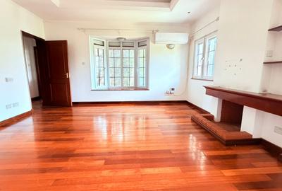 5 Bed Townhouse with En Suite at General Mathenge - 2