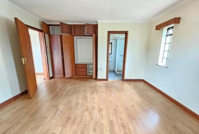 4 Bed House with En Suite in Runda - 4