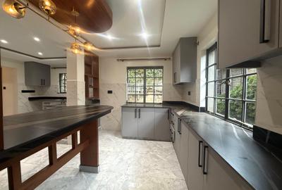 5 Bed Villa with En Suite in Lavington - 4