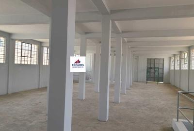 6,000 ft² Warehouse with Fibre Internet in Industrial Area - 2