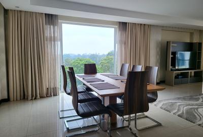 Furnished 3 Bed Apartment with En Suite in Riverside - 2