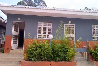 1 Bed House with En Suite in Lavington