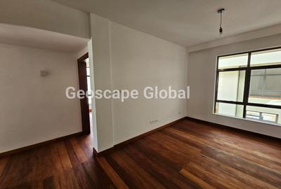 4 Bed Apartment with En Suite in Rosslyn - 3