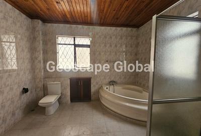 4 Bed Townhouse with En Suite in Westlands Area