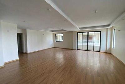 5 Bed Apartment with En Suite at Parklands Avenue.