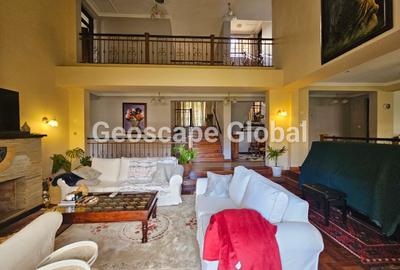 4 Bed Villa with En Suite in Rosslyn
