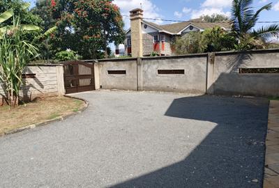 5 Bed Townhouse with En Suite at Mugumoini