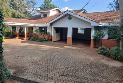 5 Bed Villa with En Suite in Runda - 3